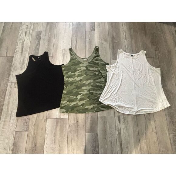 Old Navy plus size bundle of tank tops white black camo green size 3X - Picture 1 of 7